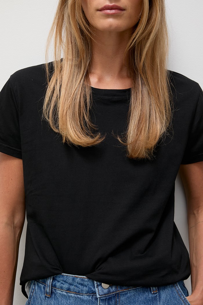 Answear.LAB T-shirt basic damski bawełniany z elastanem Z206 czarny