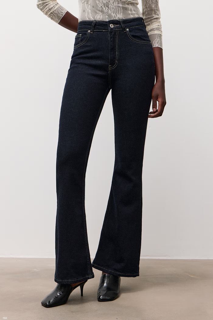 Answear.LAB Jeansy flare damskie 2025.tok granatowy WA26