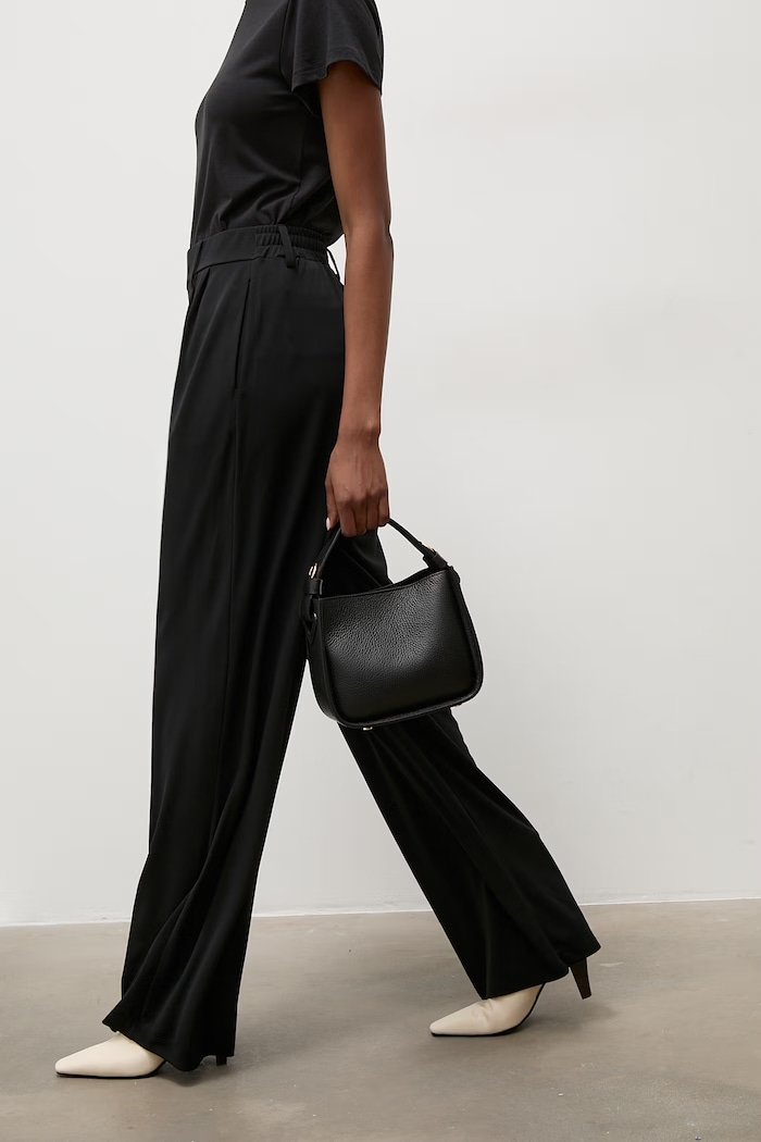 Answear.LAB spodnie palazzo damskie czarny AW26-056.isr