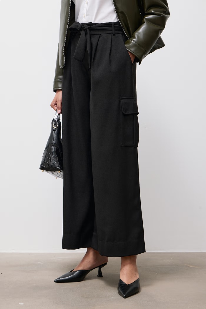 Answear.LAB Spodnie damskie z wiskozą czarny AW27-039.itjr