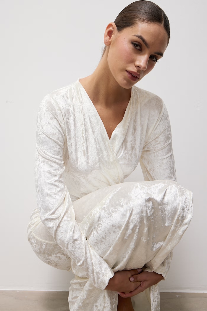 Answear.LAB Sukienka welurowa AW25-148.itjr beżowy WA26