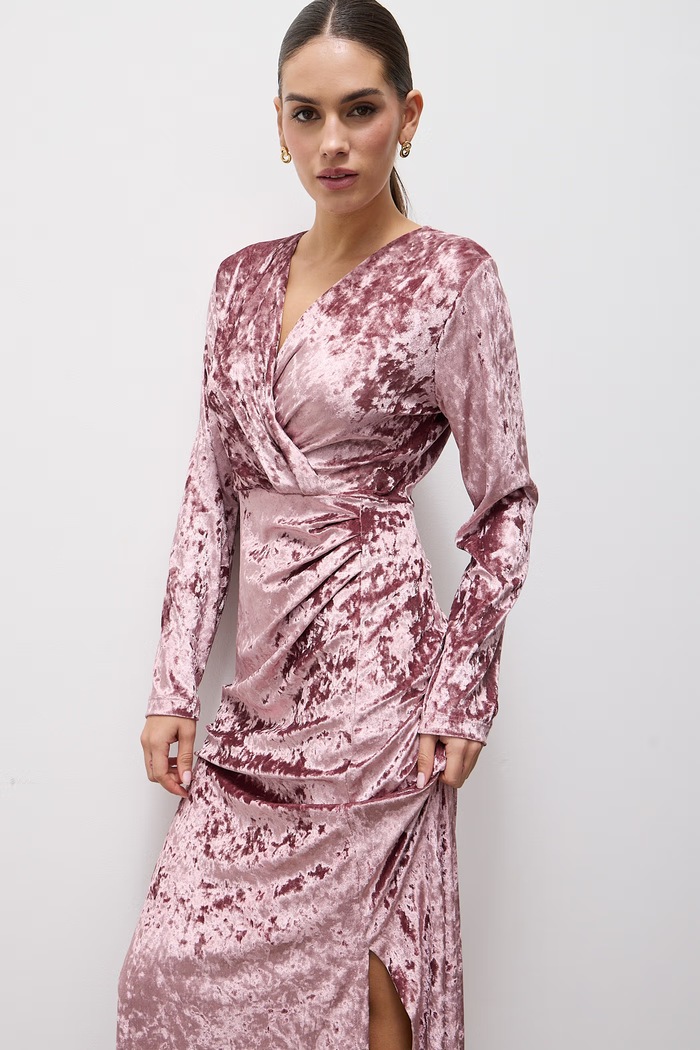 Sukienka welurowa Answear.LAB AW25-148.itjr różowy