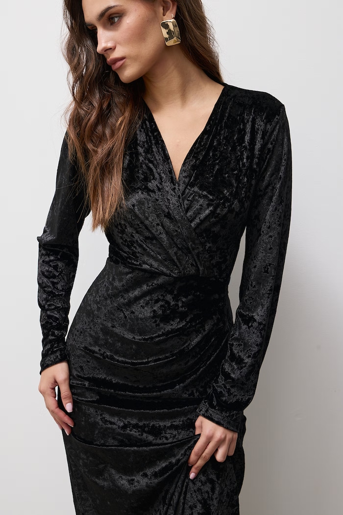 Sukienka welurowa Answear.LAB czarny AW25-148.itjr