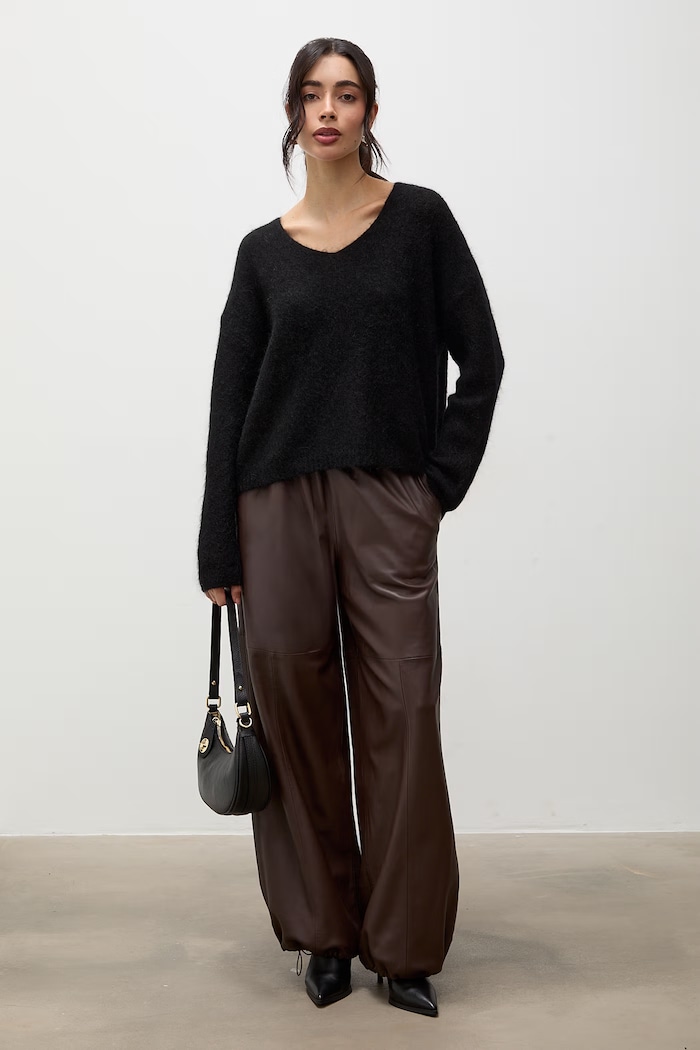 Answear.LAB Sweter damski z dodatkiem wełny lu1167Long.frjr czarny WA26