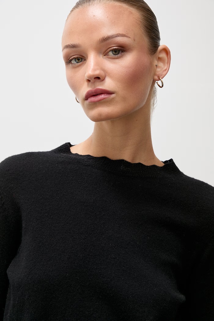 Sweter damski z wełną Answear.LAB 1304.frjr czarny