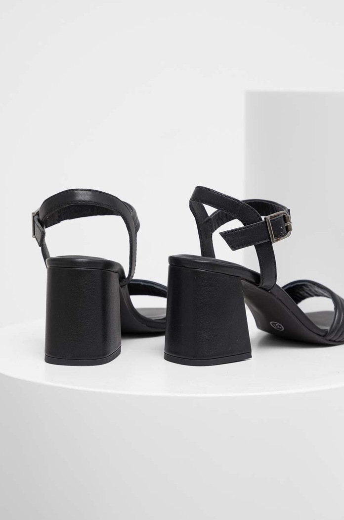 Answear.LAB sandali in pelle nero 28792.DB