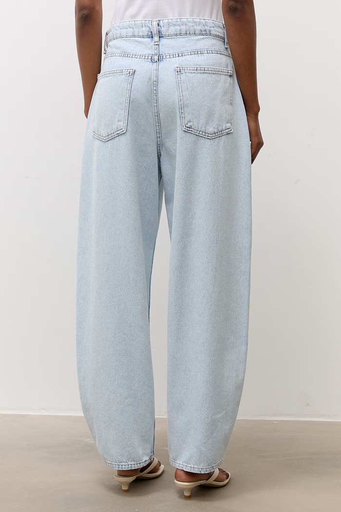 Odzież Answear.LAB jeansy mom fit damskie 993.tok niebieski