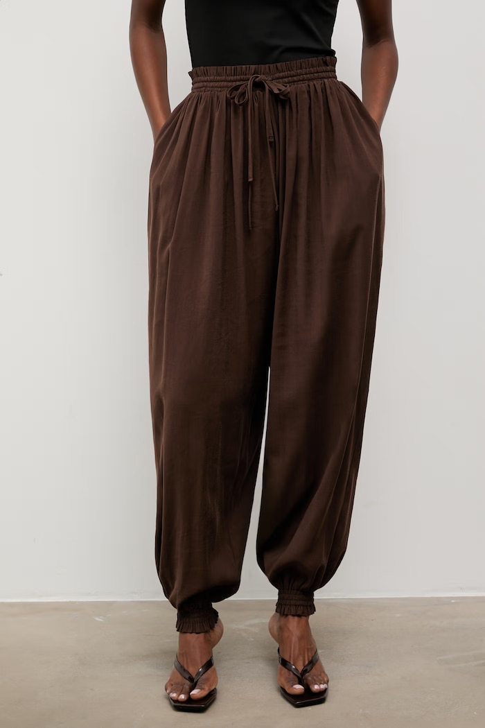 Answear.LAB pantaloni pentru femei, cu modal maro PN1577