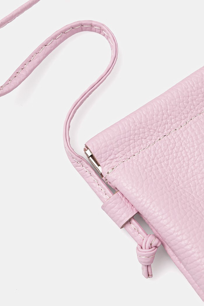 Answear.LAB torebka crossbody damska skórzana różowy 44886.isr