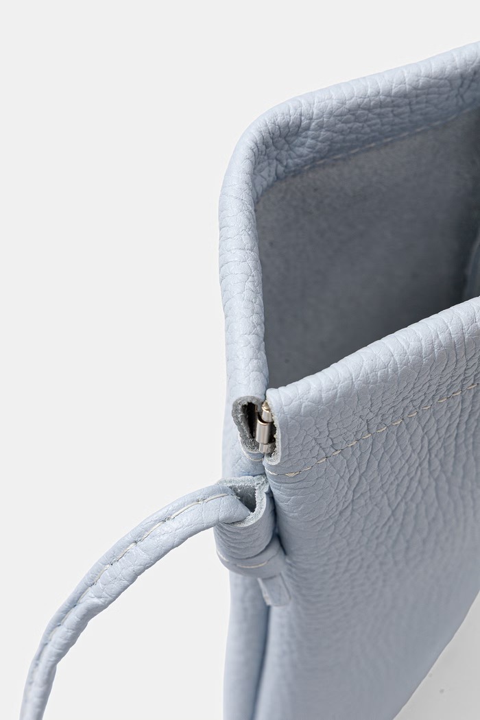 Answear.LAB torebka crossbody damska skórzana 44886.isr niebieski