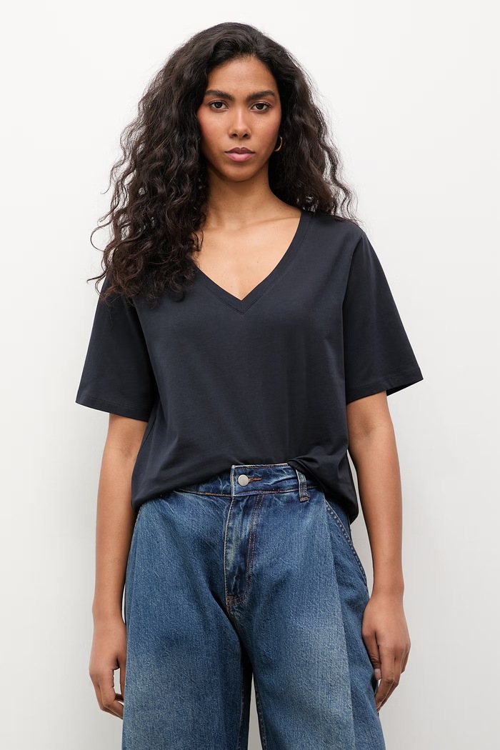 Answear.LAB Βασικό T-shirt γυναικείο βαμβακερό σκούρο μπλε WS26-TSD018