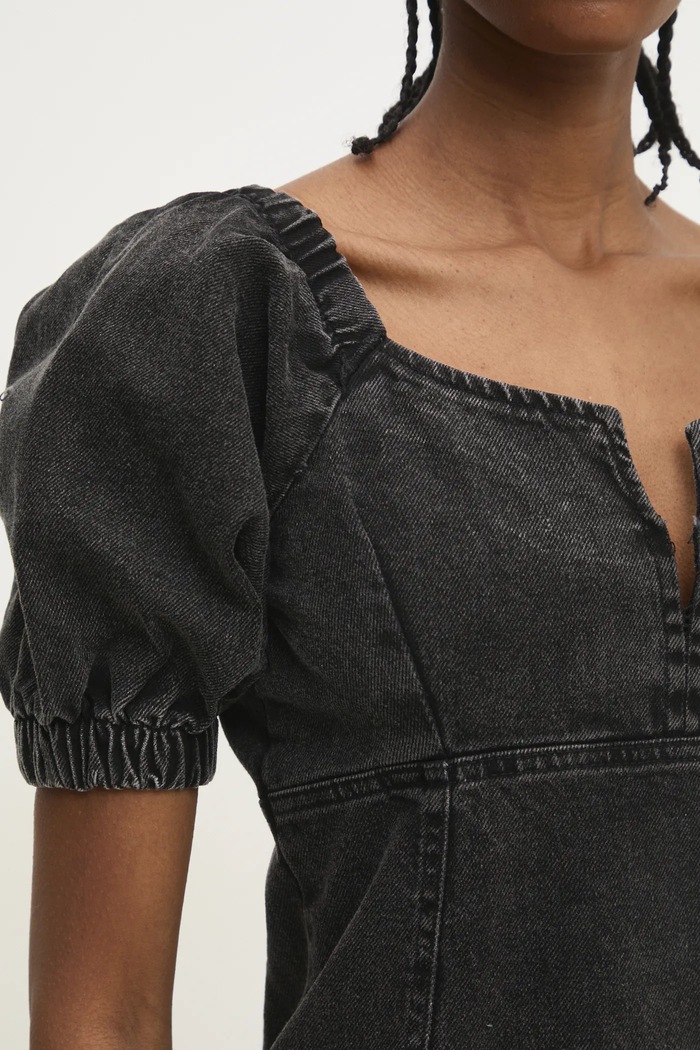 Answear Lab sukienka jeansowa 7142.TKK czarny