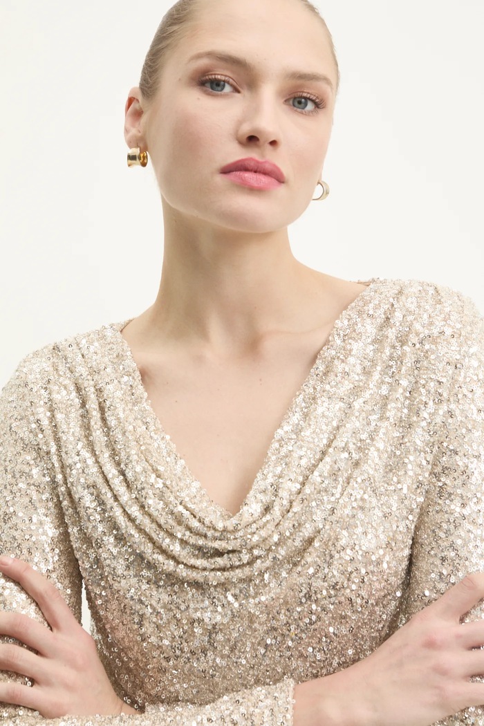 Halenka Answear.LAB nášivka zlatá RM.520.flk