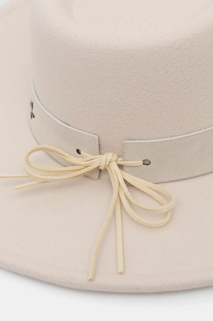 Accesorii Answear Lab palarie CT624.hms alb