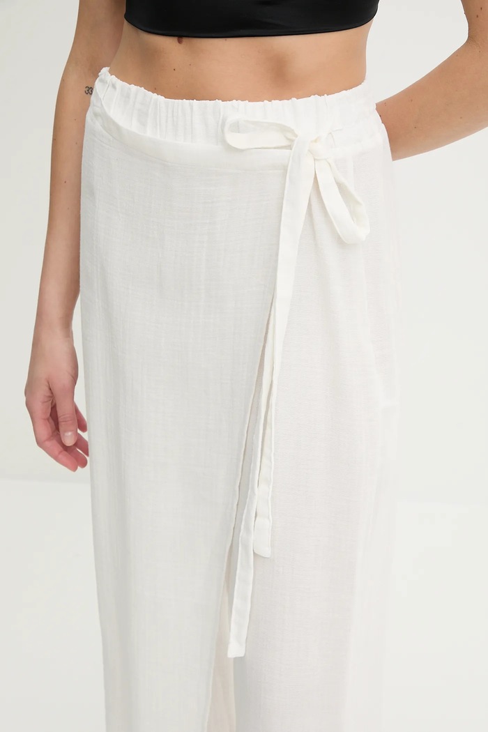Answear Lab pantaloni de bumbac alb P28.3498.tos