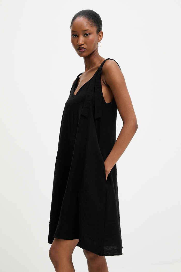 Answear Lab rochie negru 24240.tos