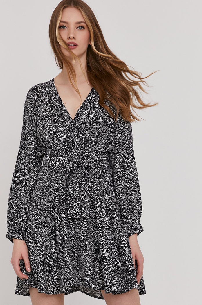 Answear Lab Kombinezon casual czarny AT.5.MB