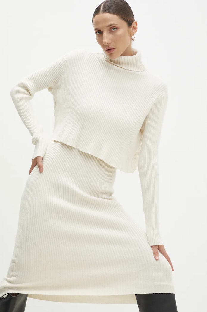 Answear Lab rochie și pulover W0906AB.HLK bej