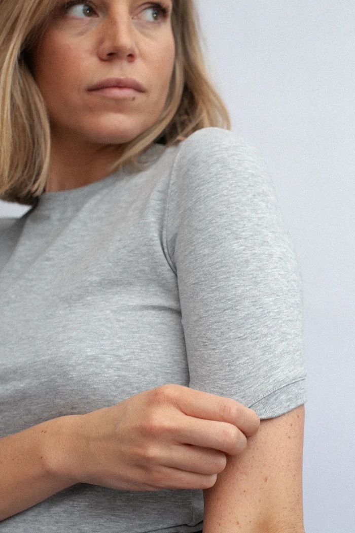 Odzież Muuv T-shirt damski z bawełną BASIC bluzka.BASIC szary