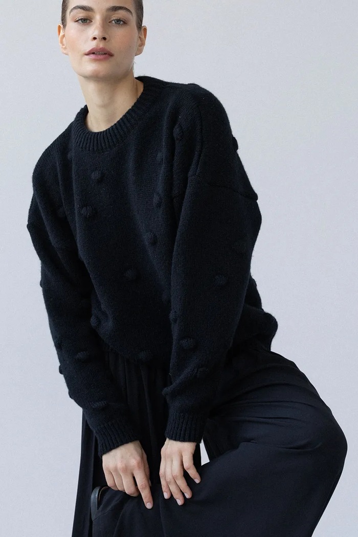 Muuv sweter damski z wełną merino wel.sweter.over.MONO czarny ZS26