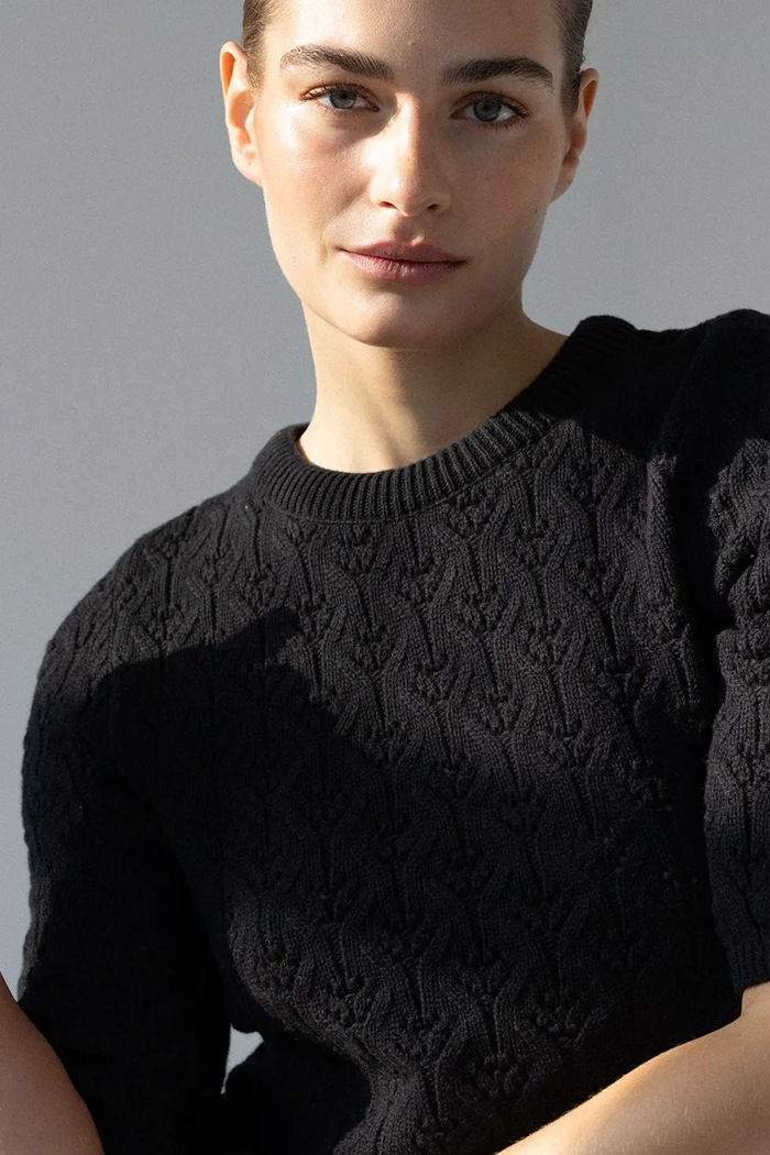 Muuv sweter damski z wełną merino PARR wel.swe.az.kr.rek.PARR czarny