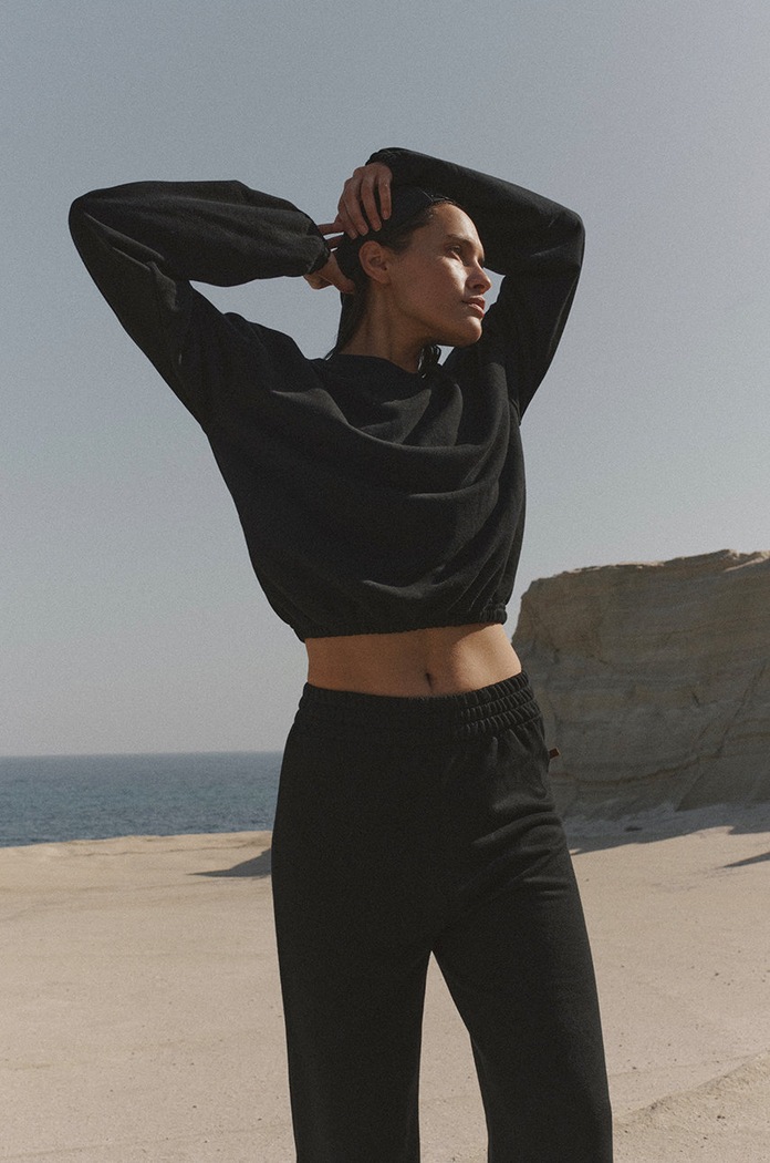 MUUV. Bluza crop top SUBTLE COTTON bluza.crop.COTTON czarny ZW22