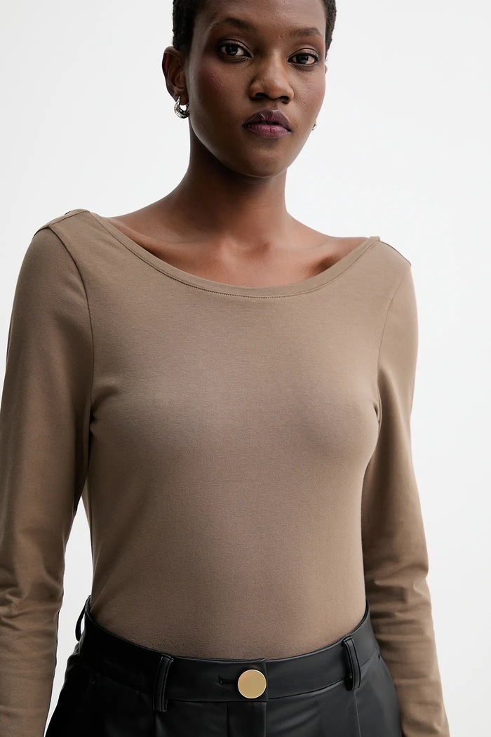 MUUV. hosszú ujjú barna longsleeve.typu.open.ba