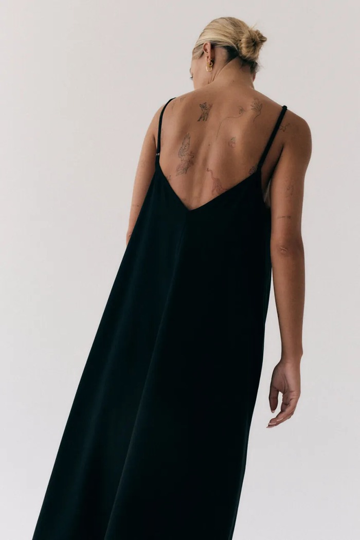 Muuv. Rochie TENSE sukienka.dluga.TENSE negru ZW25