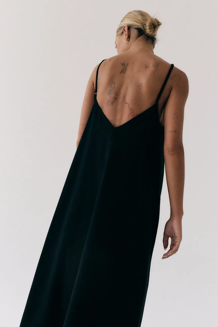 Muuv. Rochie TENSE sukienka.dluga.TENSE negru ZW25