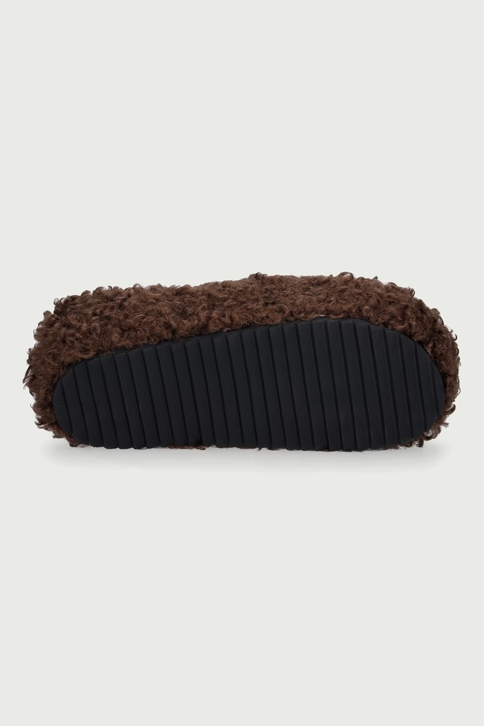Kapcie damskie Goe brązowy UU2N4503.BROWN