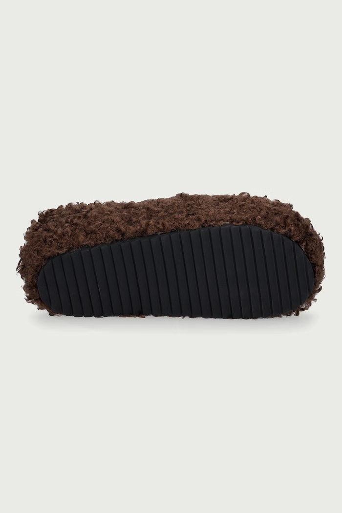 Kapcie damskie Goe brązowy UU2N4503.BROWN