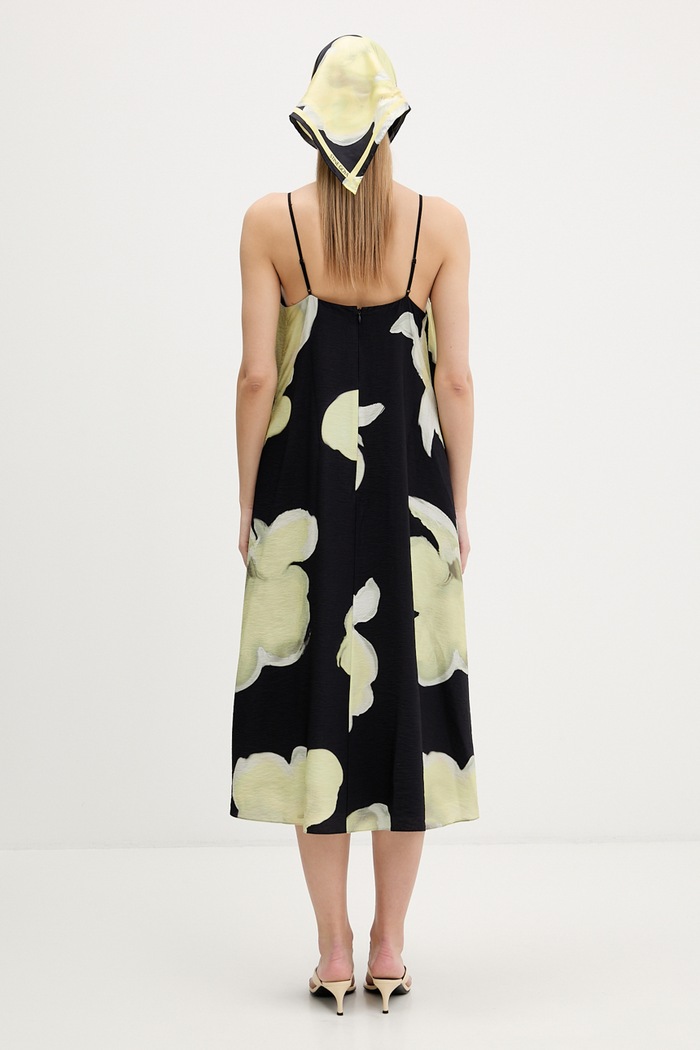 Floral Noir