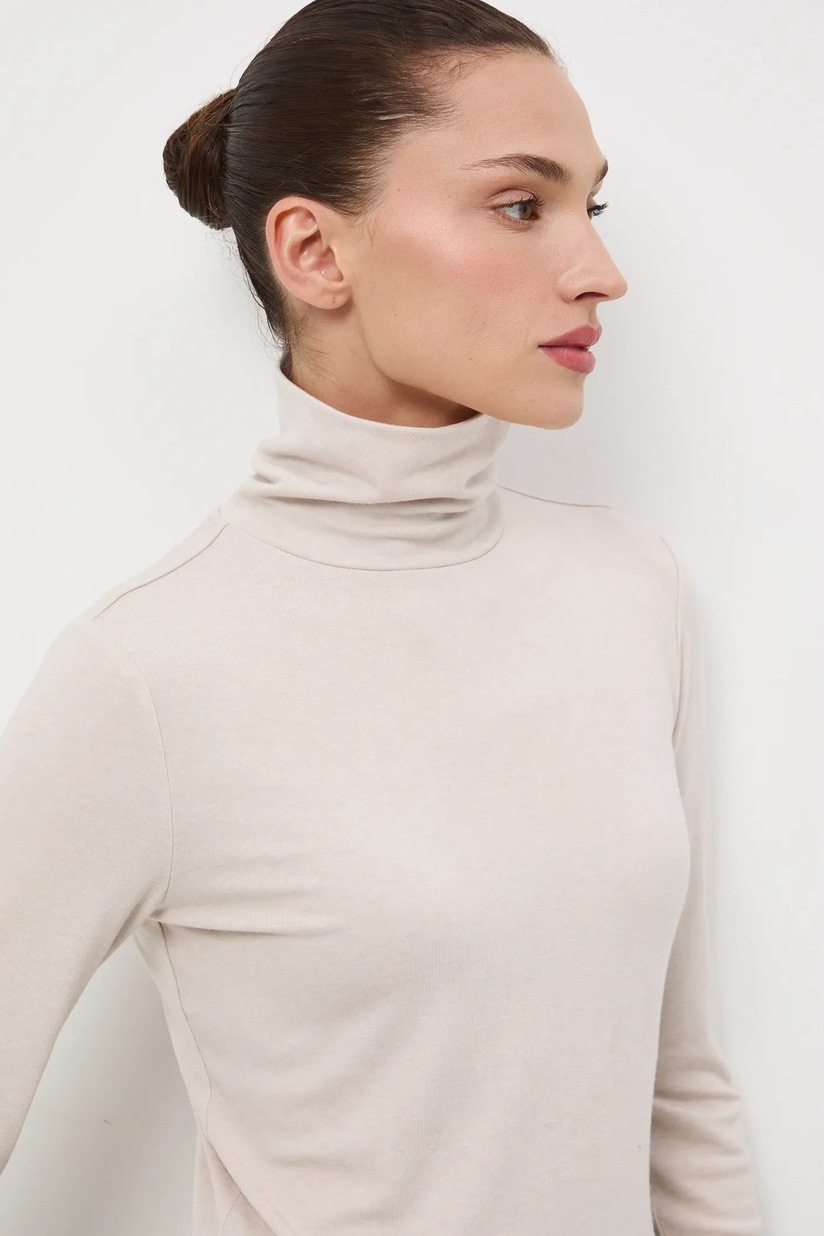 Longsleeve z domieszką wełny damski z golfem kolor beżowy