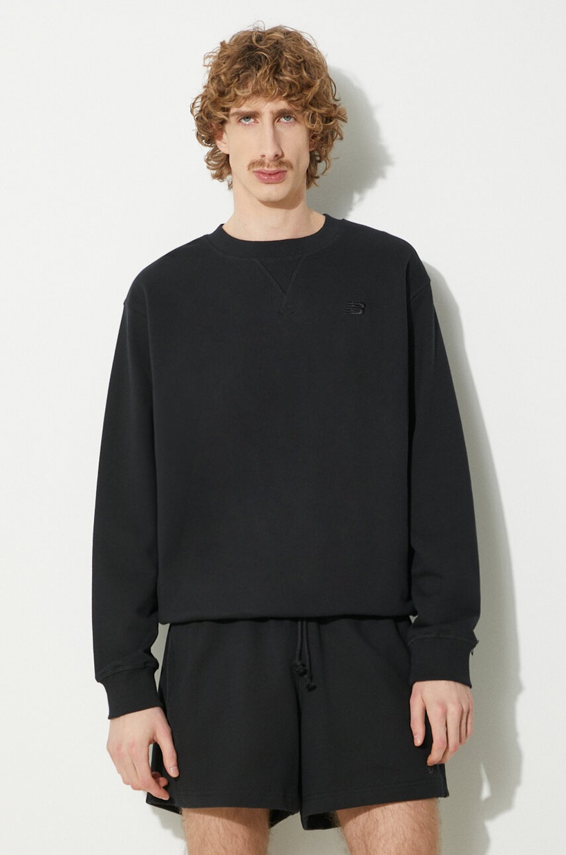 New Balance sweatshirt men's black color at PRM US