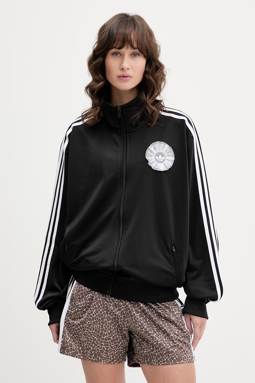 Кофта adidas Originals Firebird Tt цвет чёрный с аппликацией Кофта adidas Originals Firebird Tt цвет чёрный с аппликацией