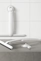 Kúpeľňová stierka s držiakom na stenu Umbra Flex 1021295.660 biela