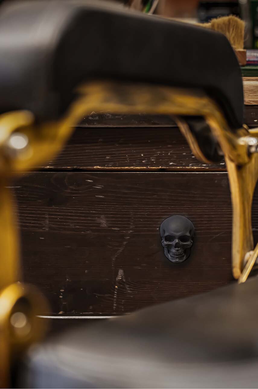 Candellana uchwyt do mebli Knob Scull Bald czarny