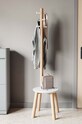 Umbra wieszak na odzież wierzchnią Pillar Stool and Coat Rack 1014257.668