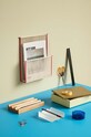 Závěsná police Hübsch String Wall Magazine Holder 021420 vícebarevná AA00