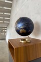 Salon i sypialnia Troika globus dekoracyjny z metalu szczotkowanego 25 x 25 x 31 cm TRG2507.DBGO.AB niebieski