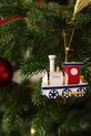 Decor Vianočná dekorácia Villeroy & Boch Christmas Classics 2025 9 x 4,5 x 6,5 cm 14.8675.4355 viacfarebná