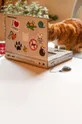 viacfarebná Luckies of London drapák pre mačky Scratch Laptop