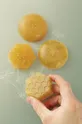 Graine Creative ένα σετ σαπουνιών DIY Honey Soaps  Πλαστική ύλη, φυσικά υλικά