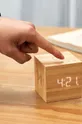 Stolni sat Gingko Design Cube Plus Clock