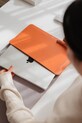 Orbitkey pokrowiec na laptopa Hybrid Laptop Sleeve 16" WH61.TER.105 pomarańczowy