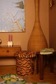 Salon i sypialnia Doing Goods pufa Maya Tiger Embroidered 1.40.15.010.700.5 brązowy