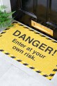 Artsy Doormats pres Danger Enter At Your Own 70 x 40 cm DMW.DANGER.7040 galben AA00