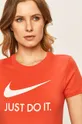 червоний Nike Sportswear - Футболка