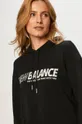 czarny New Balance - Bluza WT03508BK