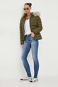 Μπουφάν με επένδυση από πούπουλα Tommy Jeans DW0DW08588 πράσινο AW23